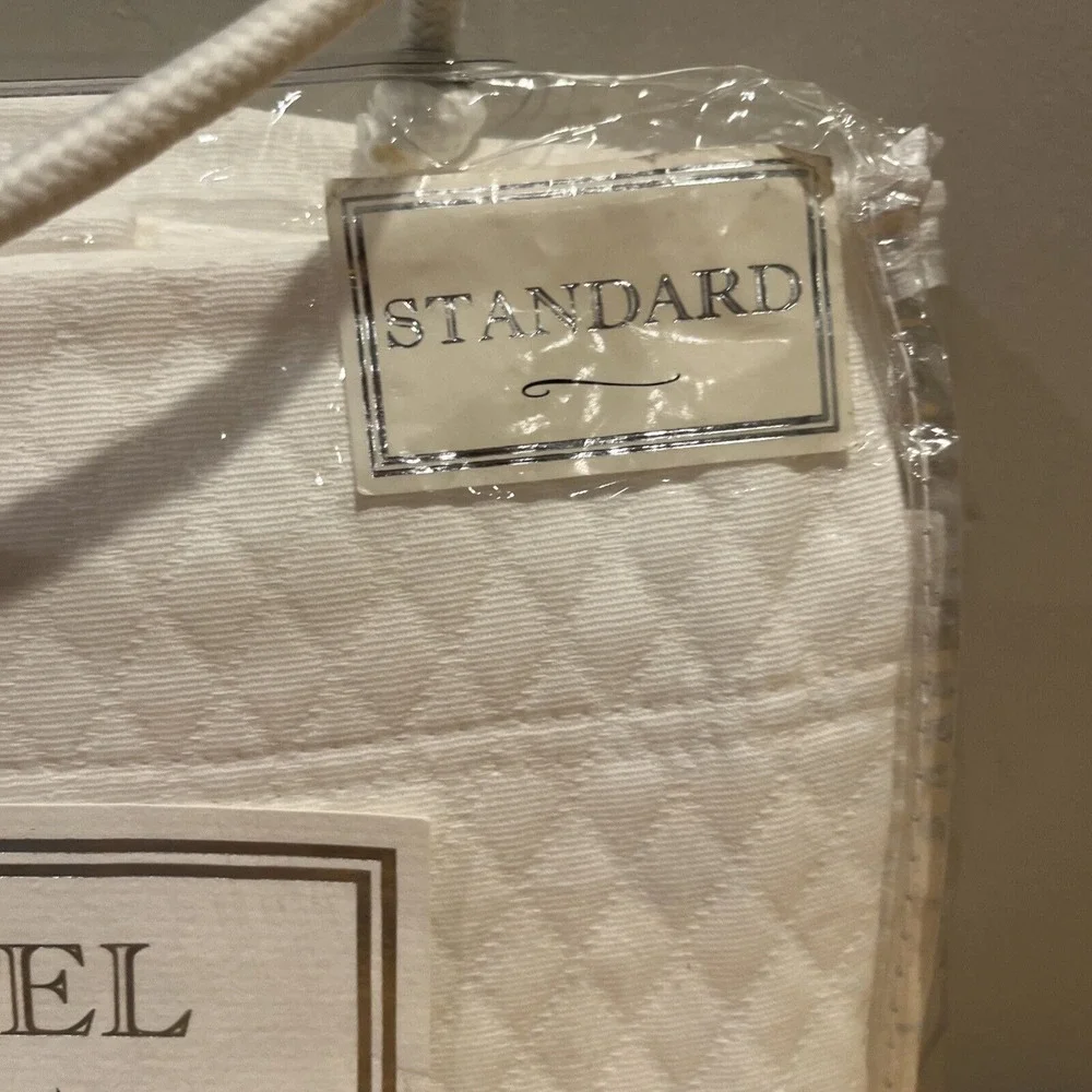 Hotel‎ Collection Matelasse STANDARD  (1) Pillowsham White Diamond Quilted